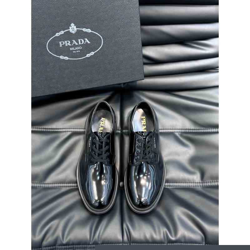 Pra*a leather shoes